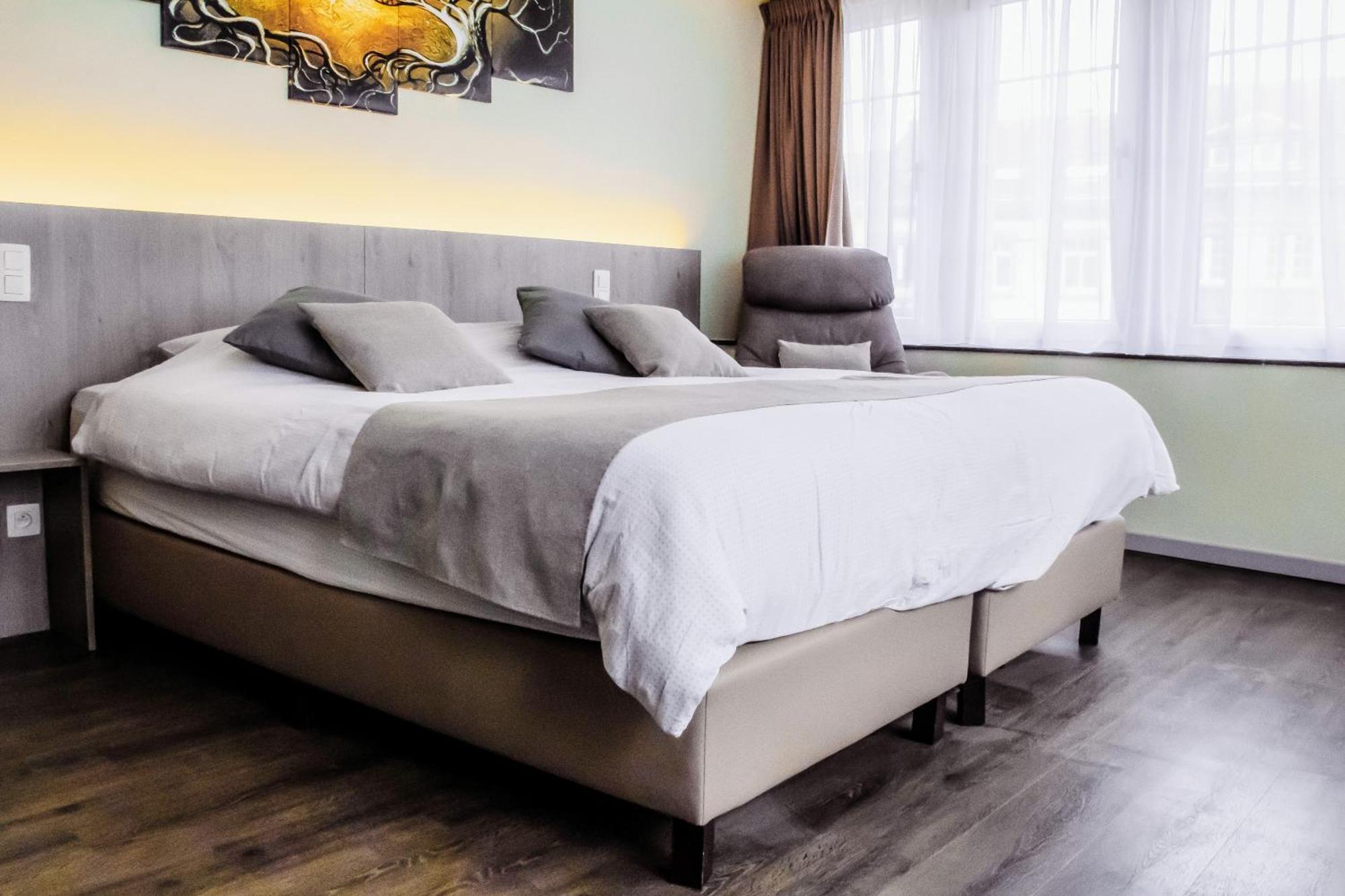 Hotel Des Postes Уфализ Екстериор снимка