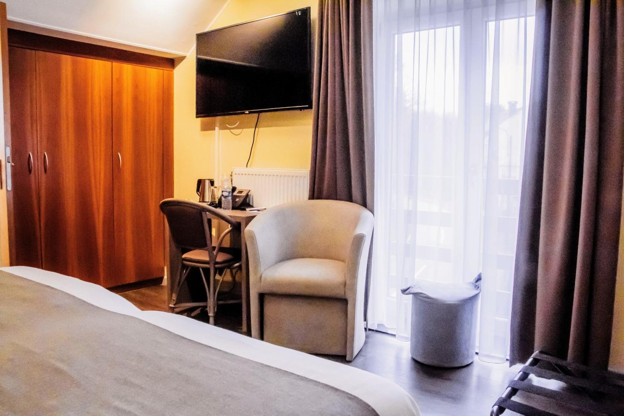 Hotel Des Postes Уфализ Екстериор снимка