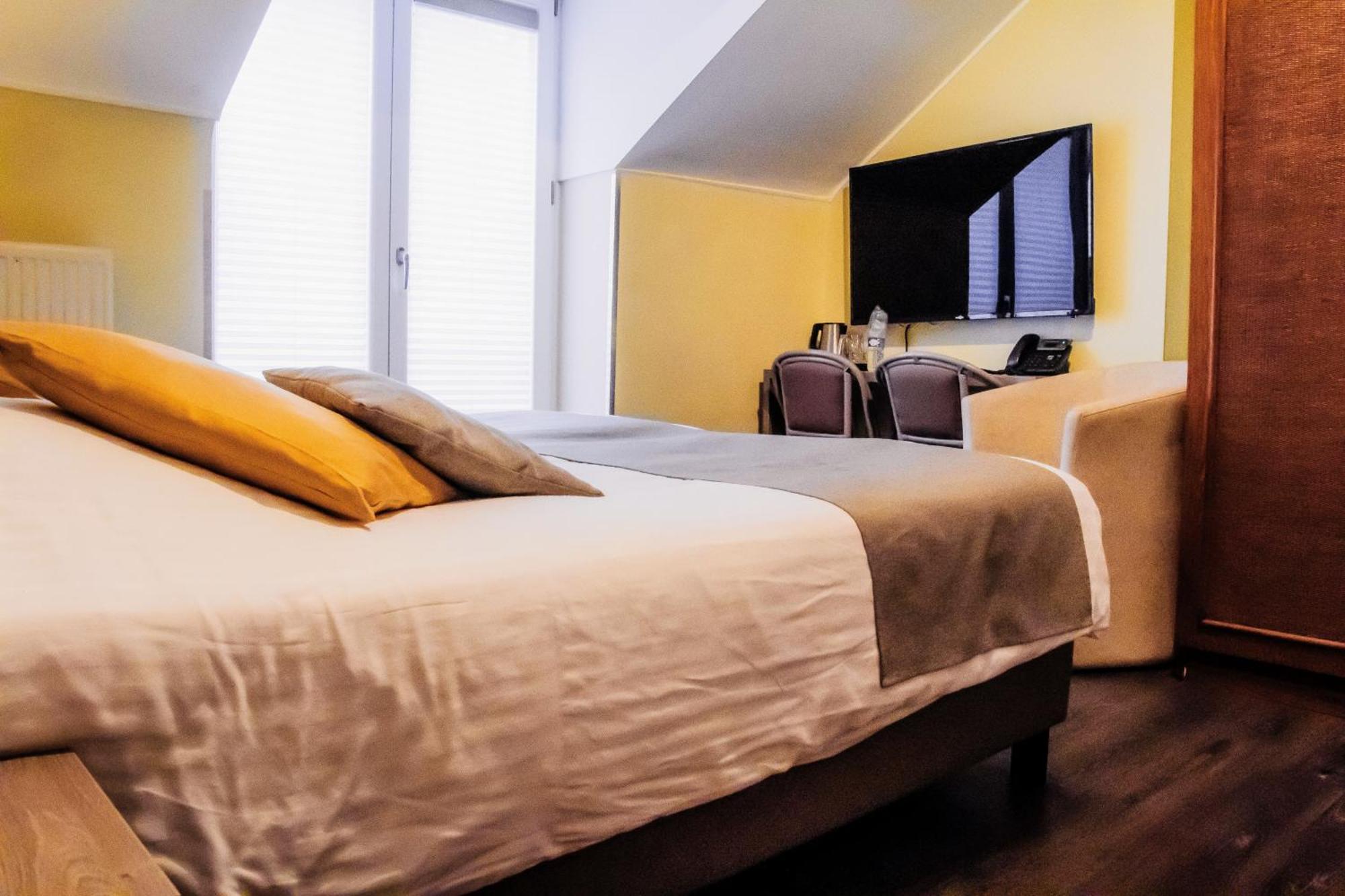 Hotel Des Postes Уфализ Екстериор снимка